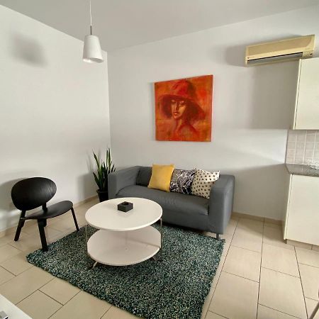 Cosy One Bedroom Apartment In Pafos エクステリア 写真