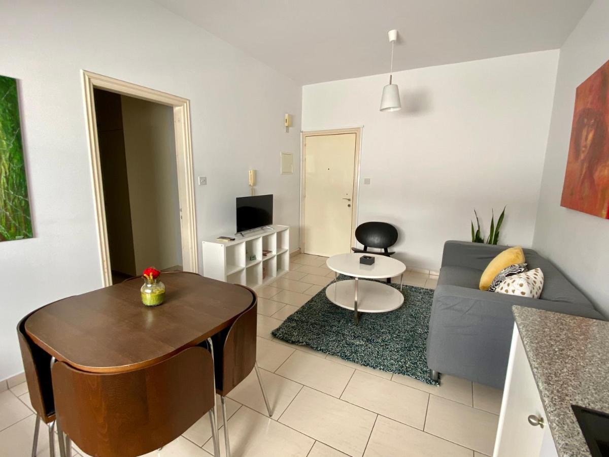 Cosy One Bedroom Apartment In Pafos エクステリア 写真
