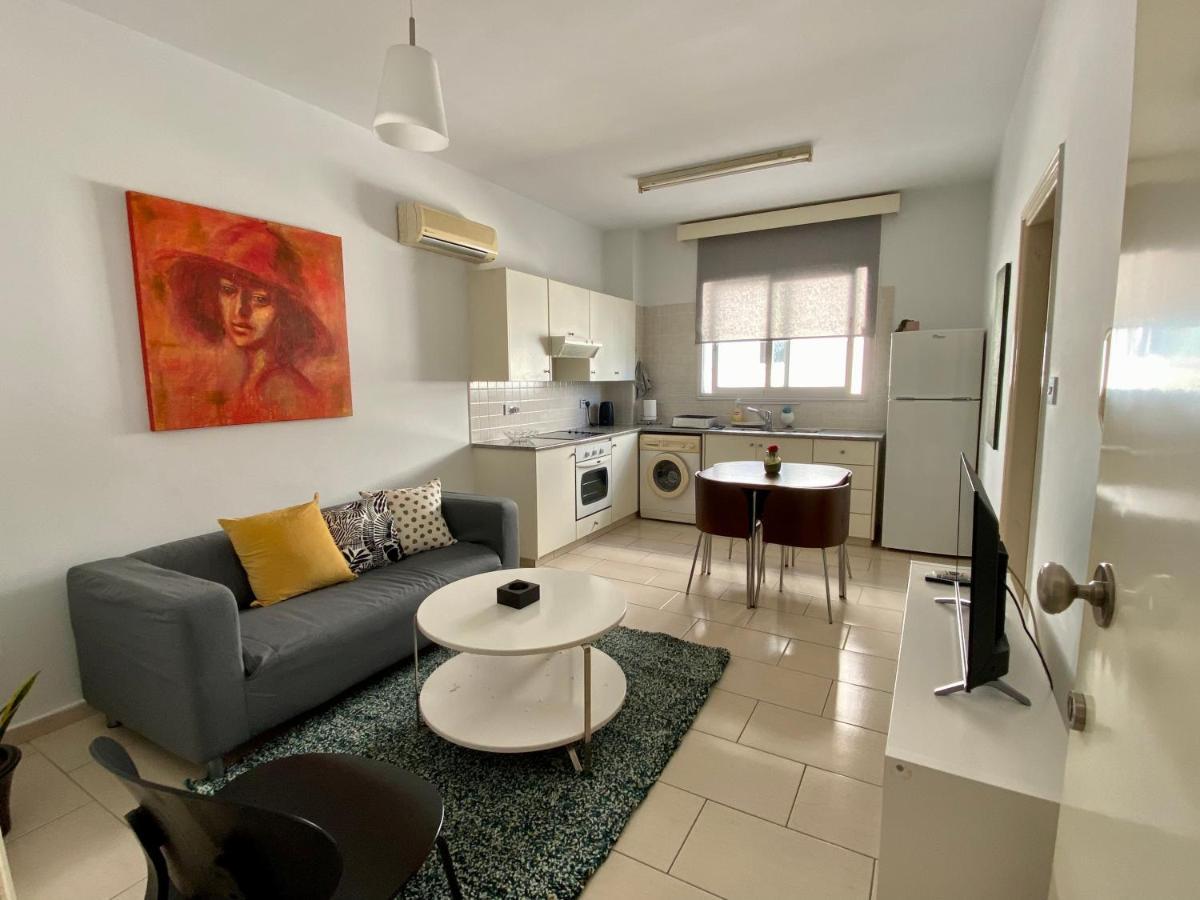 Cosy One Bedroom Apartment In Pafos エクステリア 写真