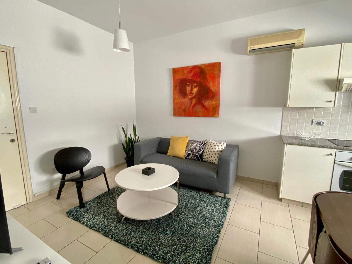 Cosy One Bedroom Apartment In Pafos エクステリア 写真